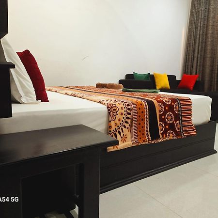 Ella Odyssey Inn Bagian luar foto