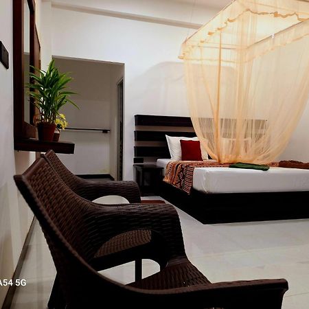 Ella Odyssey Inn Bagian luar foto