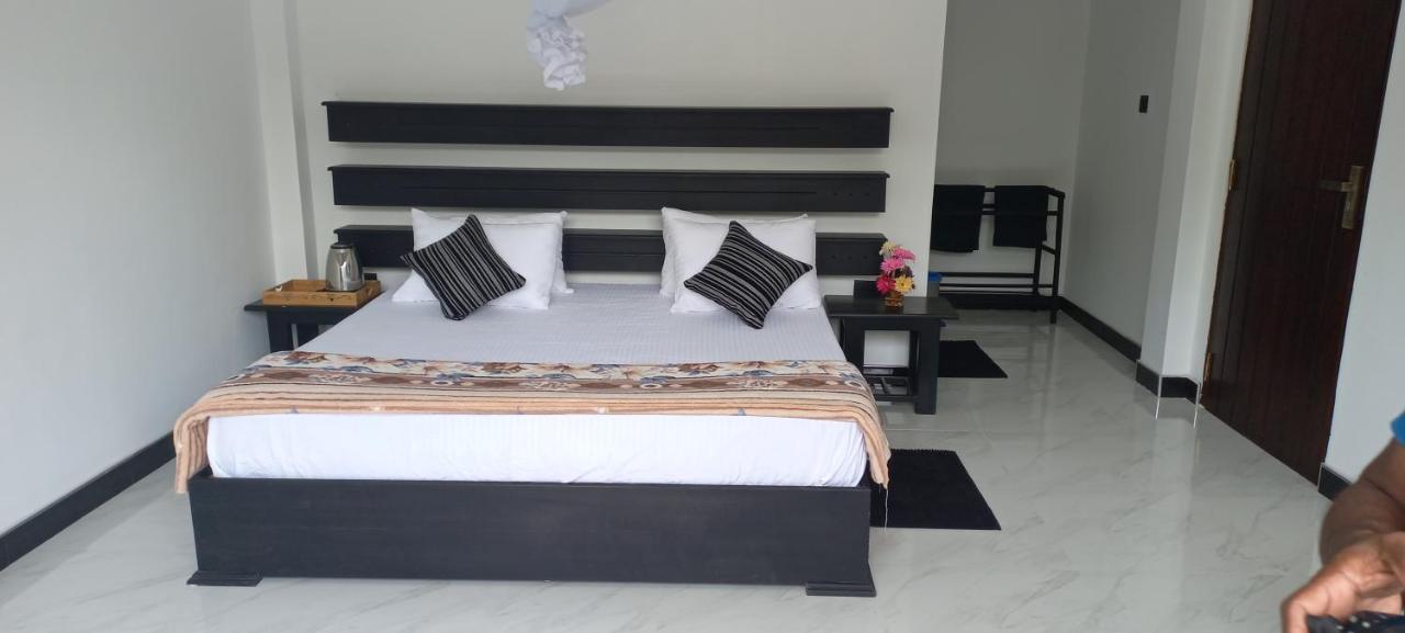 Ella Odyssey Inn Bagian luar foto