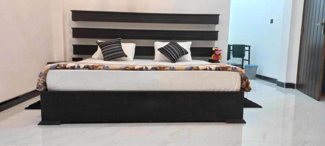 Ella Odyssey Inn Bagian luar foto