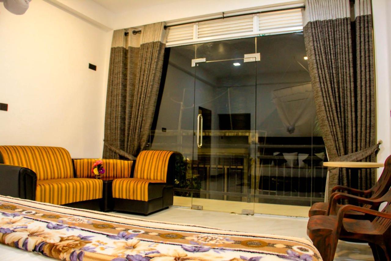 Ella Odyssey Inn Bagian luar foto