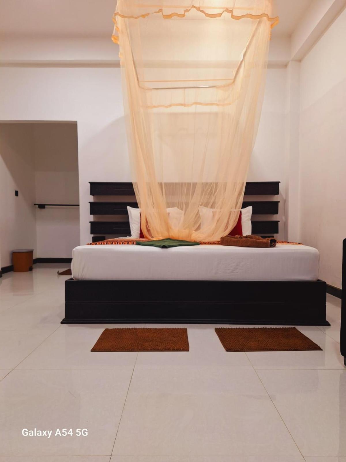 Ella Odyssey Inn Bagian luar foto