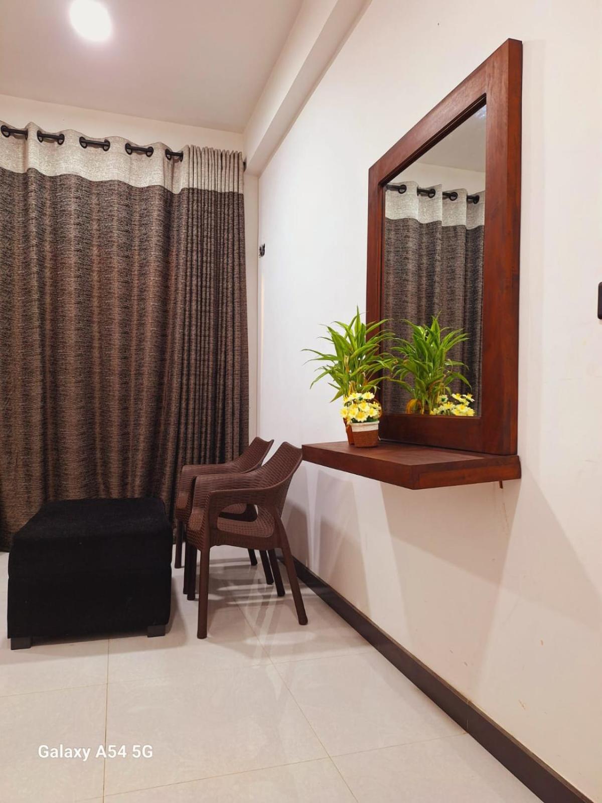 Ella Odyssey Inn Bagian luar foto