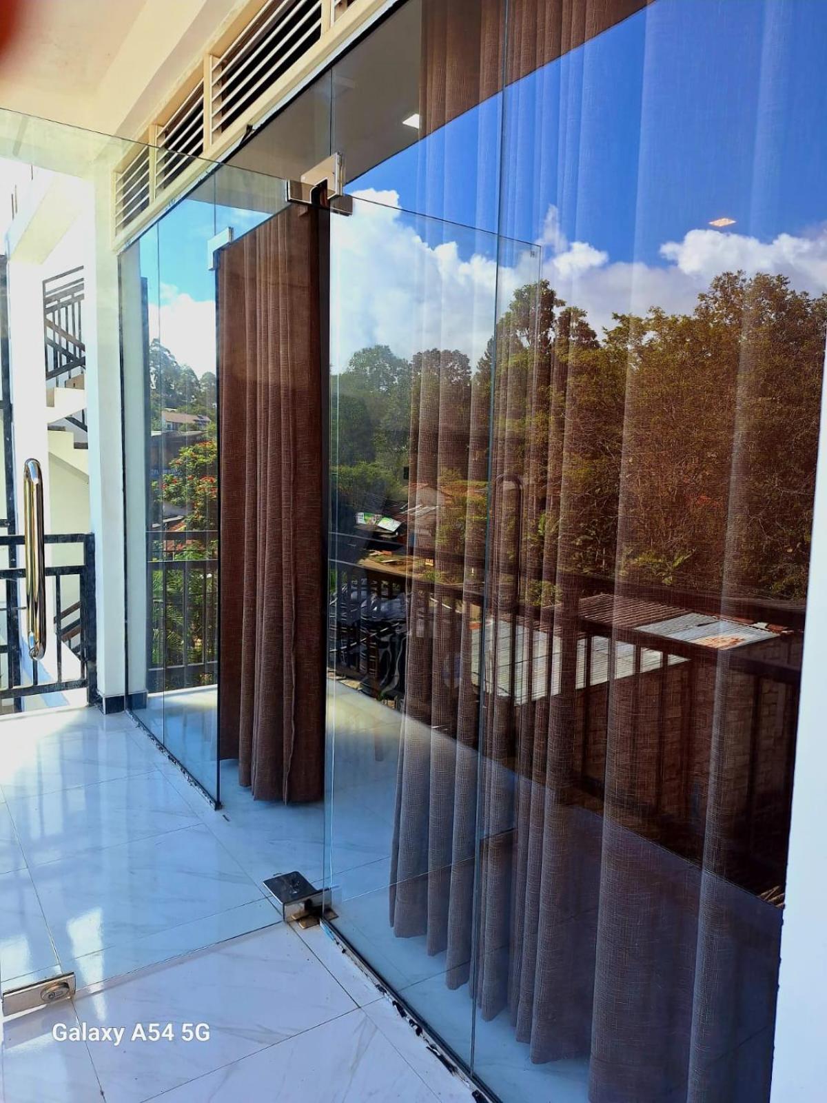 Ella Odyssey Inn Bagian luar foto