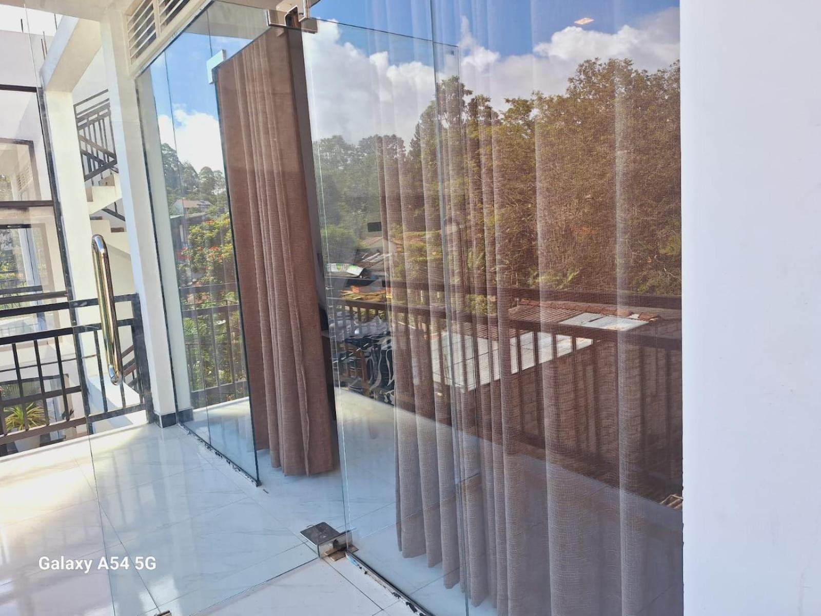 Ella Odyssey Inn Bagian luar foto