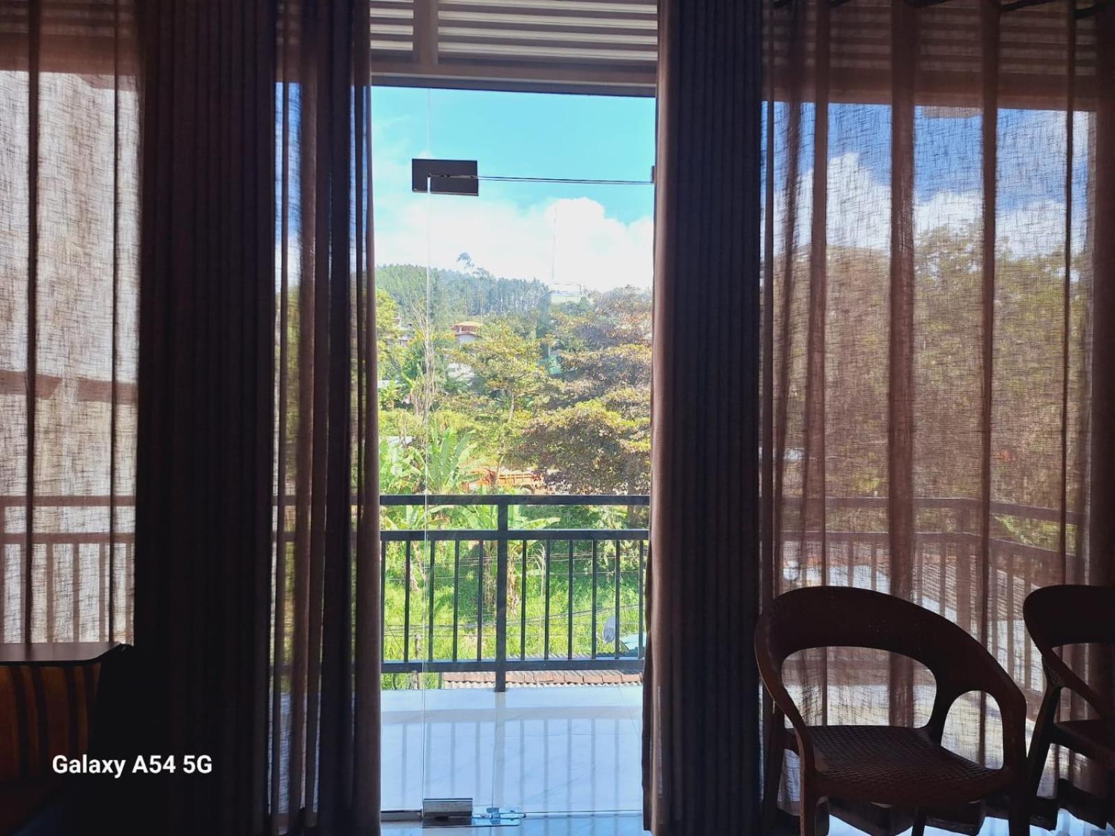 Ella Odyssey Inn Bagian luar foto