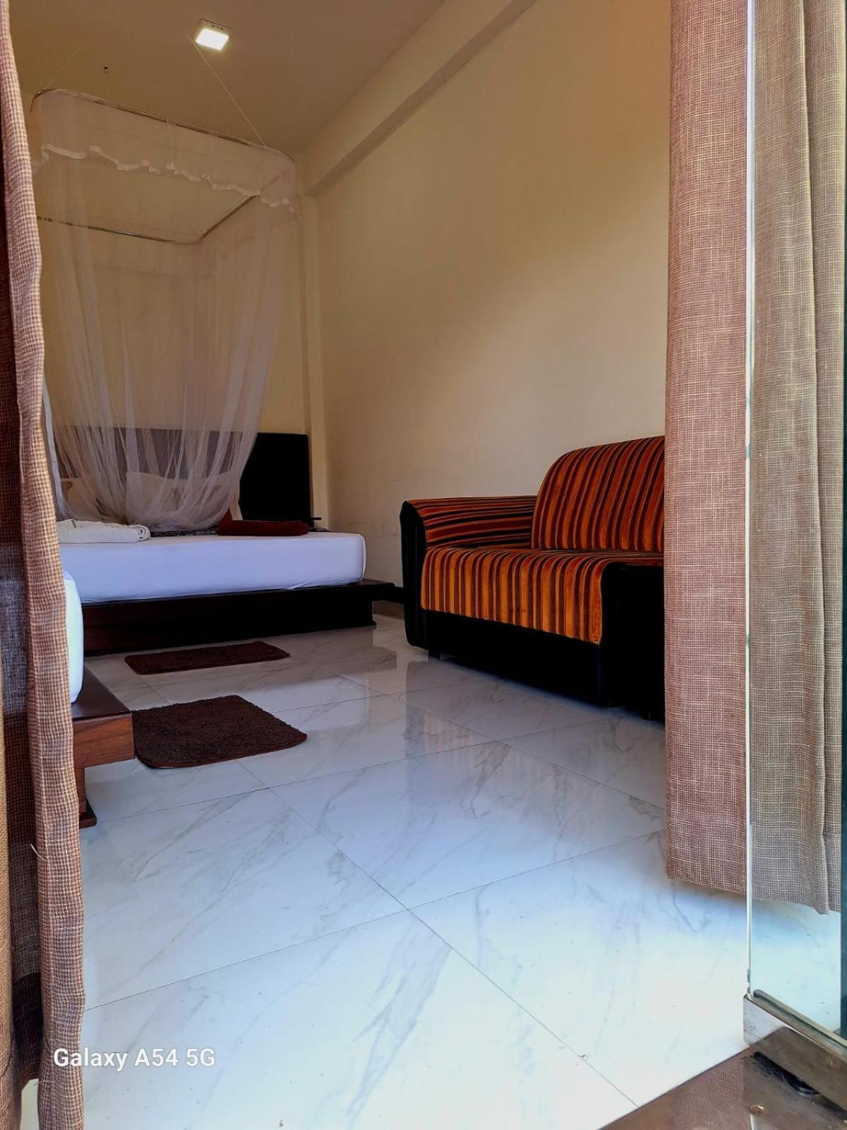 Ella Odyssey Inn Bagian luar foto