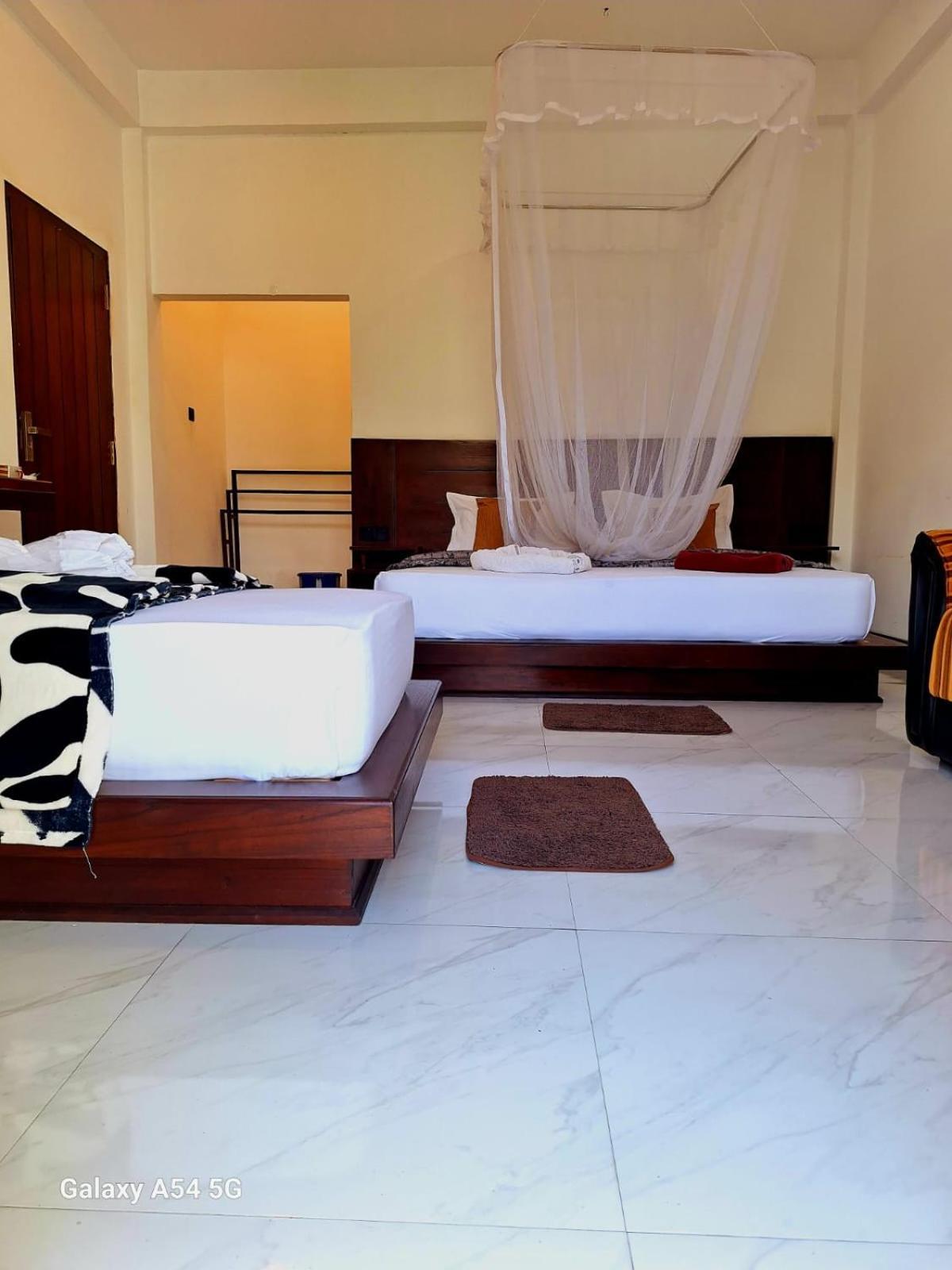 Ella Odyssey Inn Bagian luar foto
