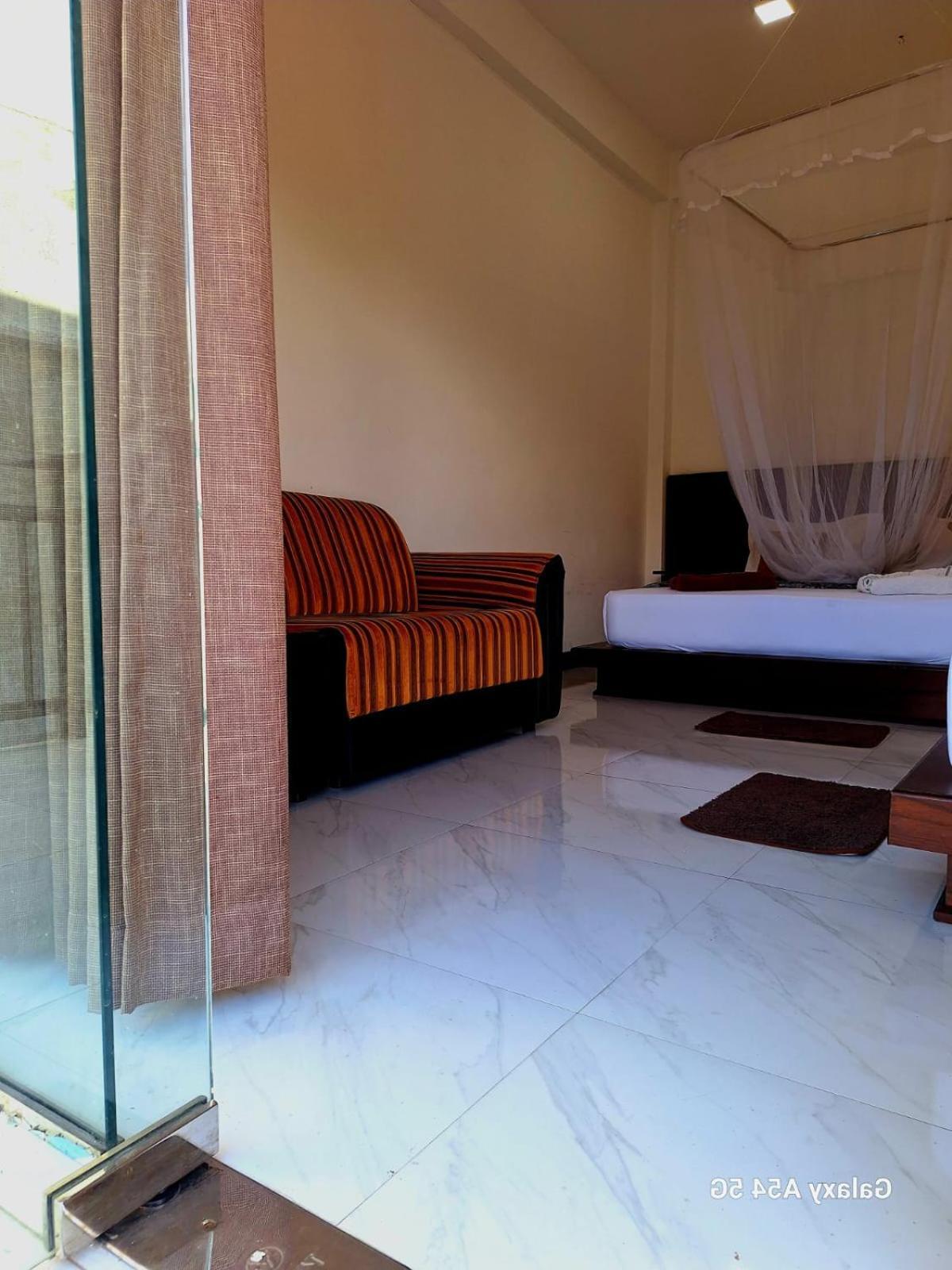 Ella Odyssey Inn Bagian luar foto