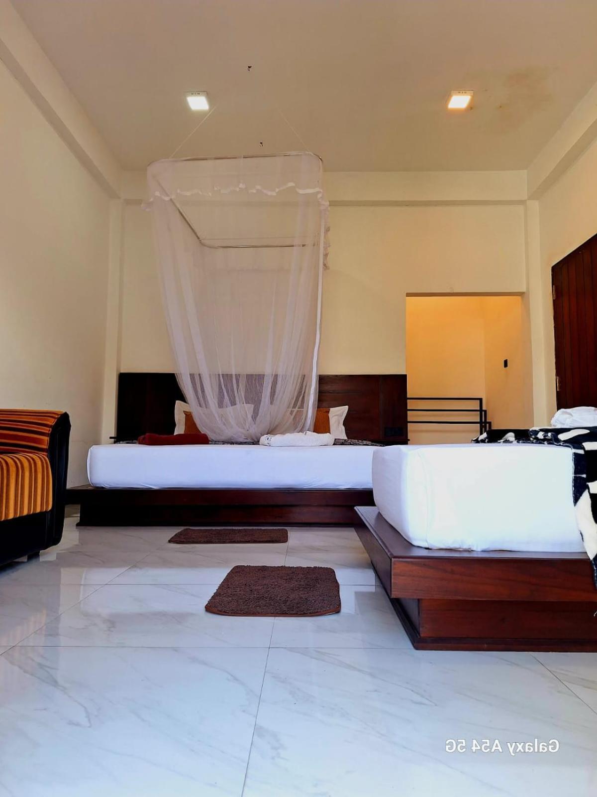 Ella Odyssey Inn Bagian luar foto