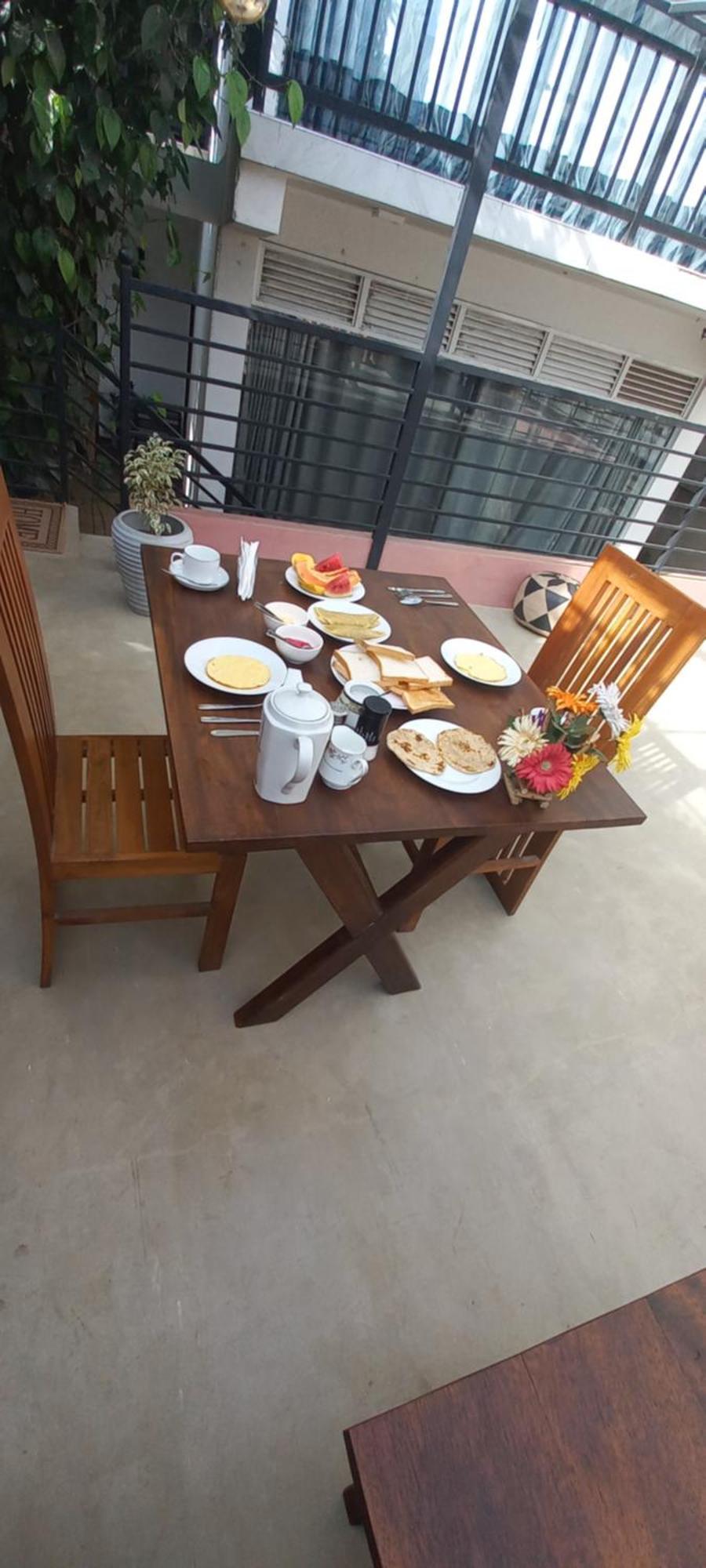 Ella Odyssey Inn Bagian luar foto