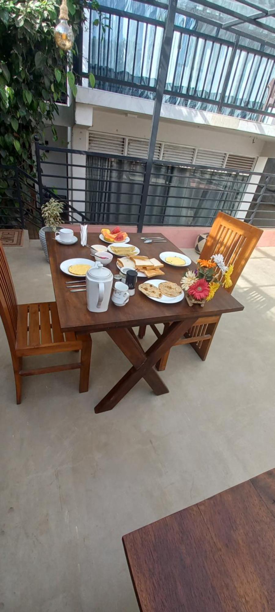 Ella Odyssey Inn Bagian luar foto