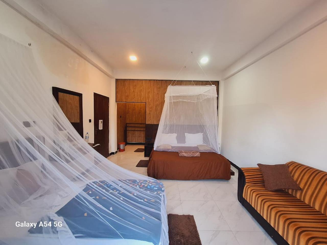 Ella Odyssey Inn Bagian luar foto