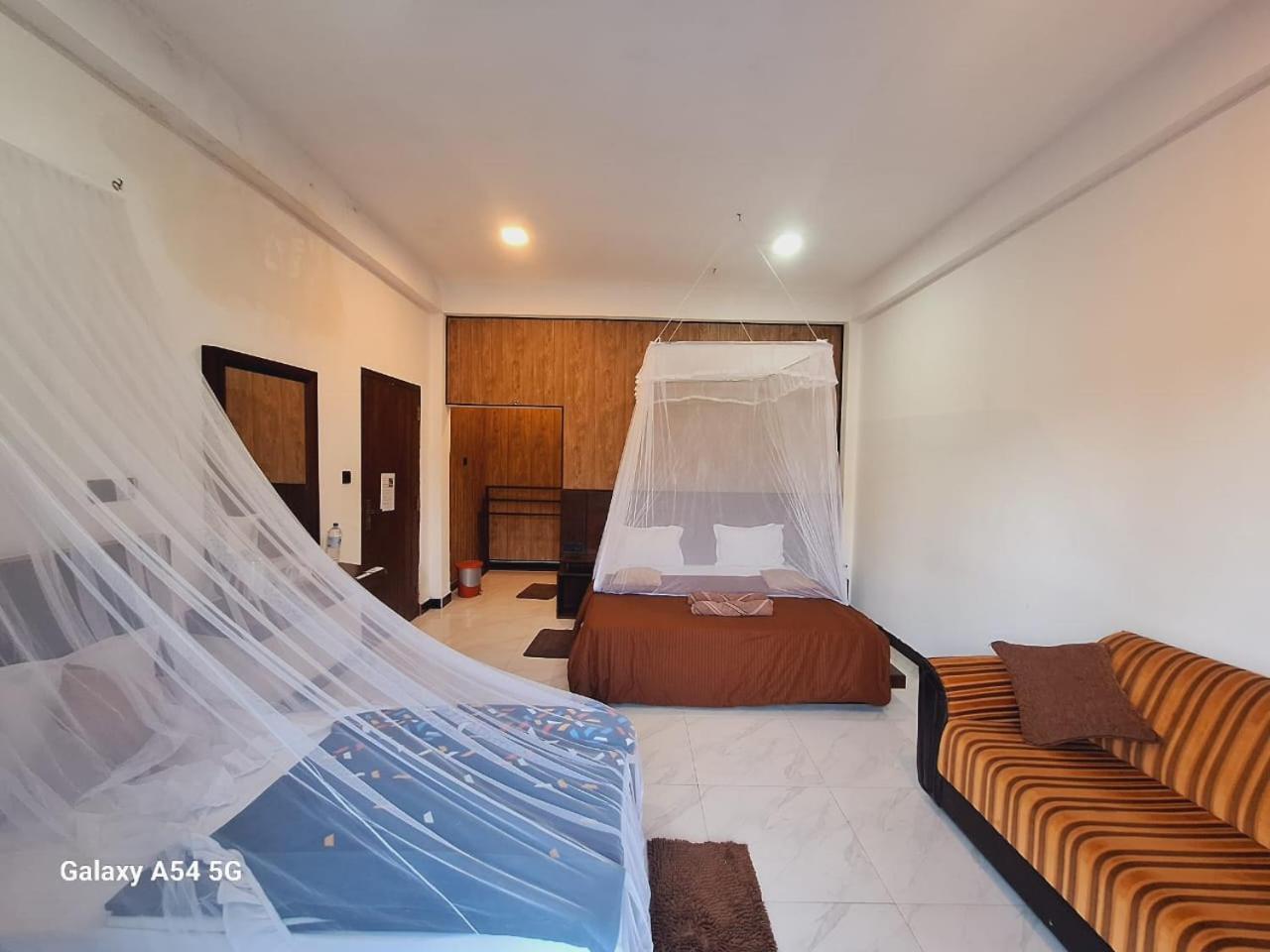 Ella Odyssey Inn Bagian luar foto